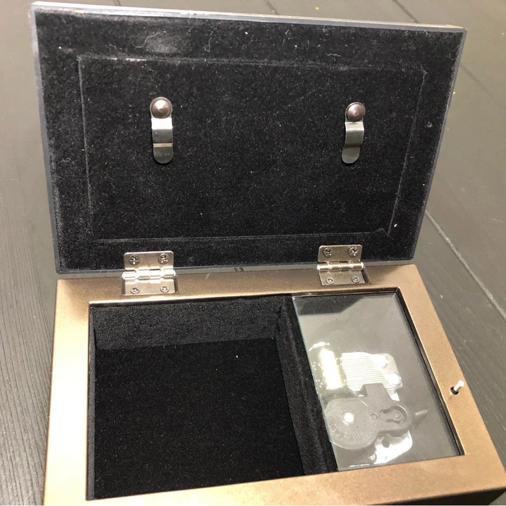 Jawerly organizers with Music Box